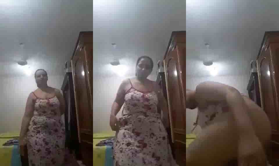 شرموطة مصاحبة واد في الجامعة بتفرج علي جسمها كله في سكس نودز مصري