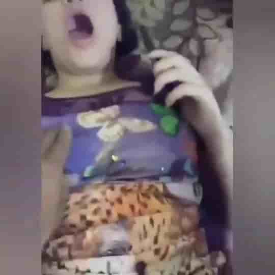 ديوث مصري بيكلم مراته و هي بتتركب من جارهم و جوزها العرص سامع